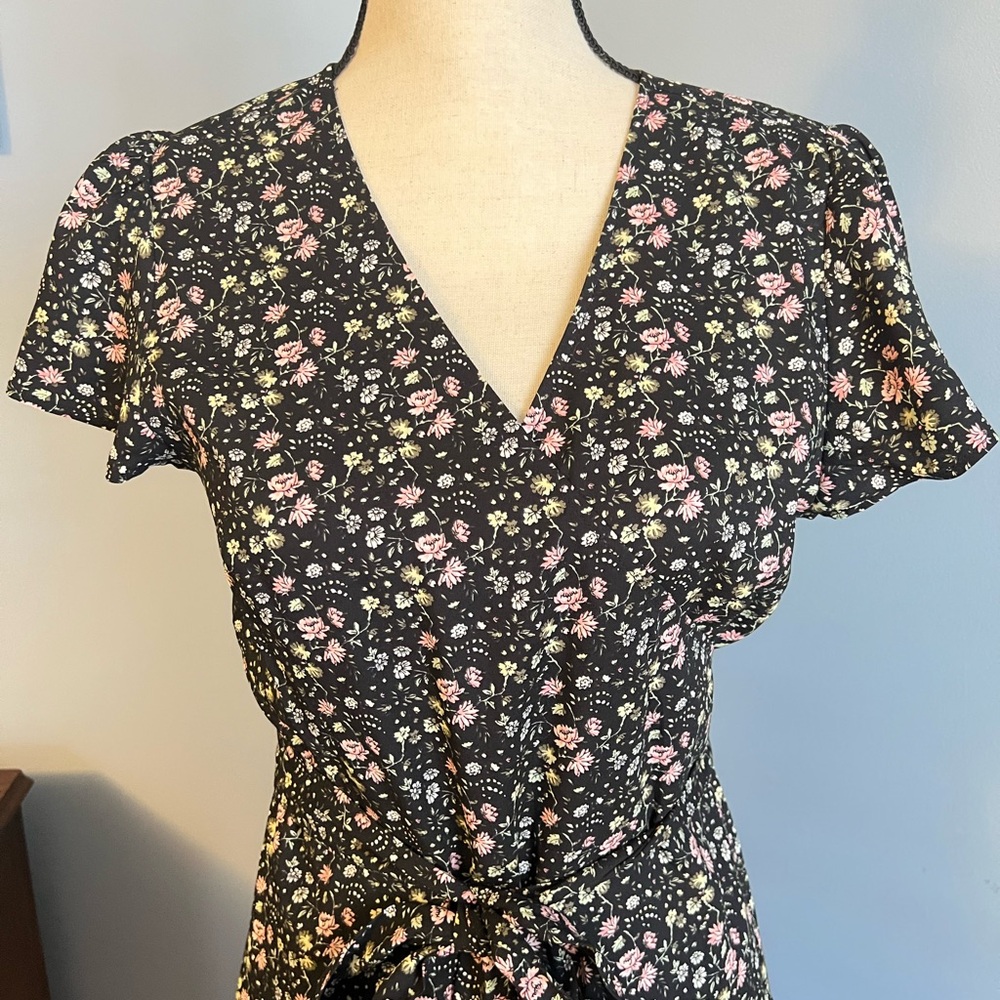 Ann Taylor Loft floral wrap dress size 6P